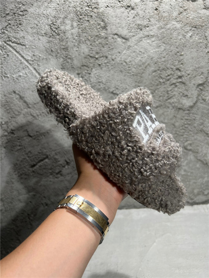BLCG SLIPPERS