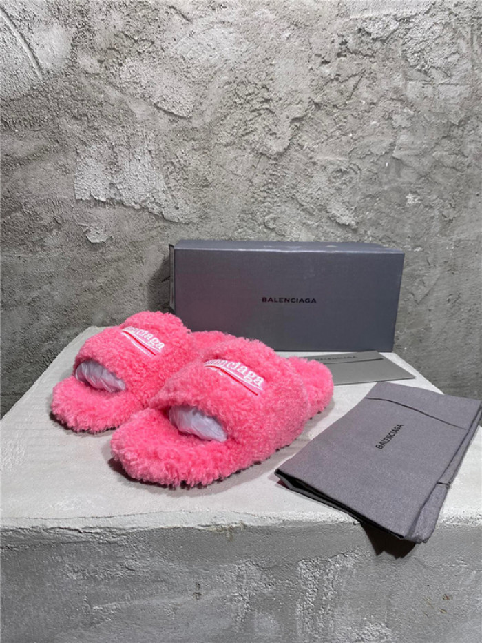 BLCG SLIPPERS