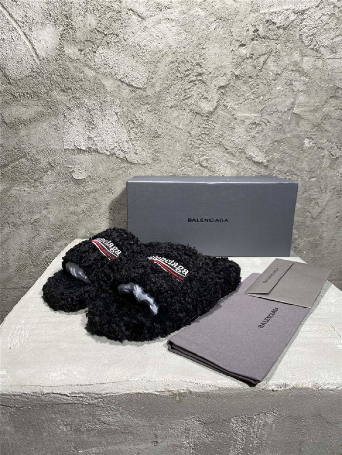 BLCG SLIPPERS