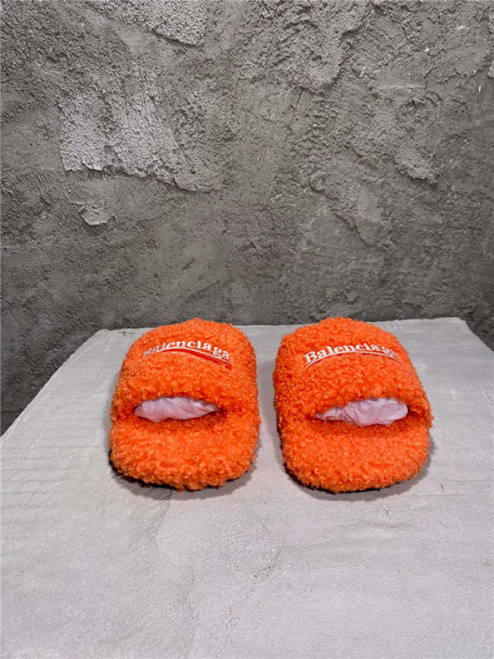 BLCG SLIPPERS