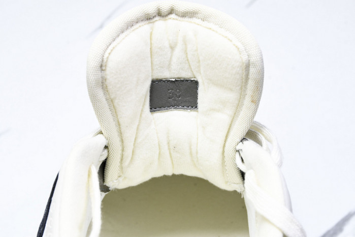 Gv*c sneaker