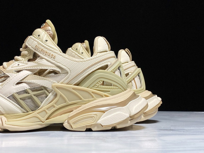 BLCG  Track TRAINER  Yeeshoes  220402