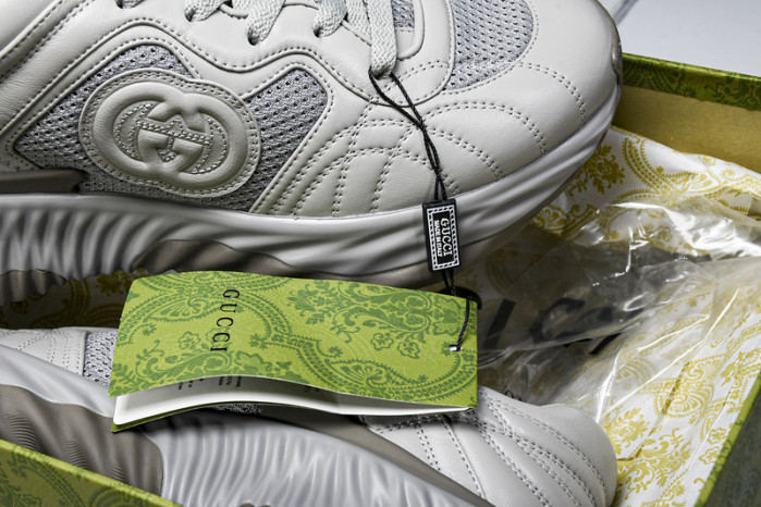 Gv*c ripple sneaker