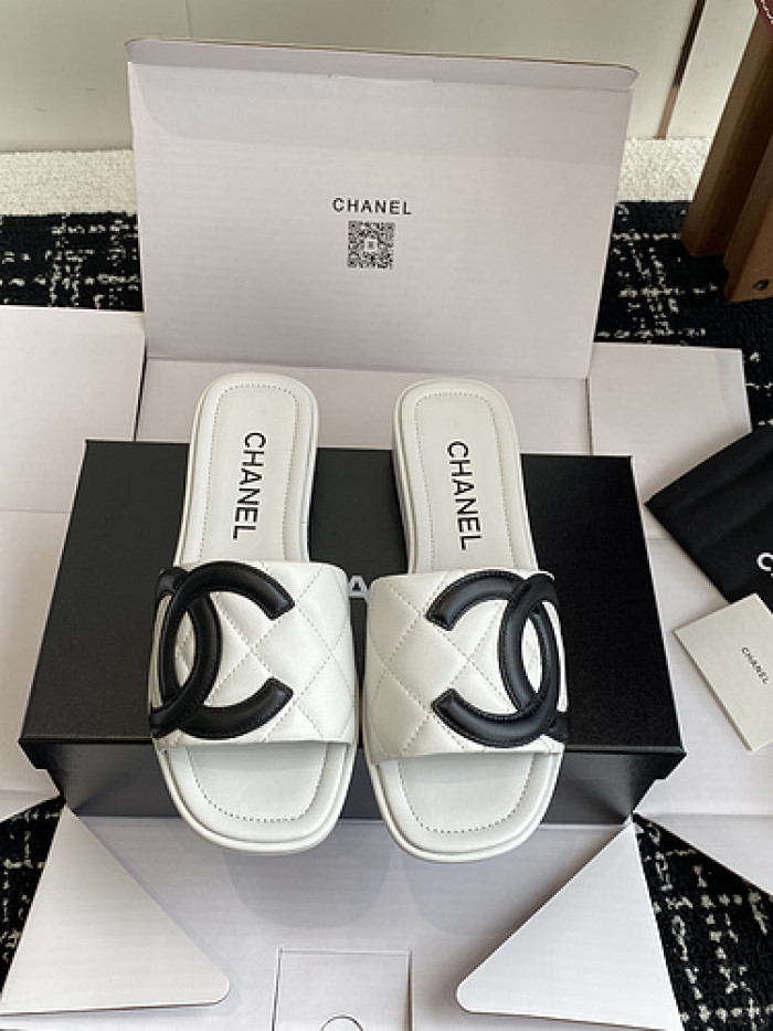 CH*NEL SLIPPERS