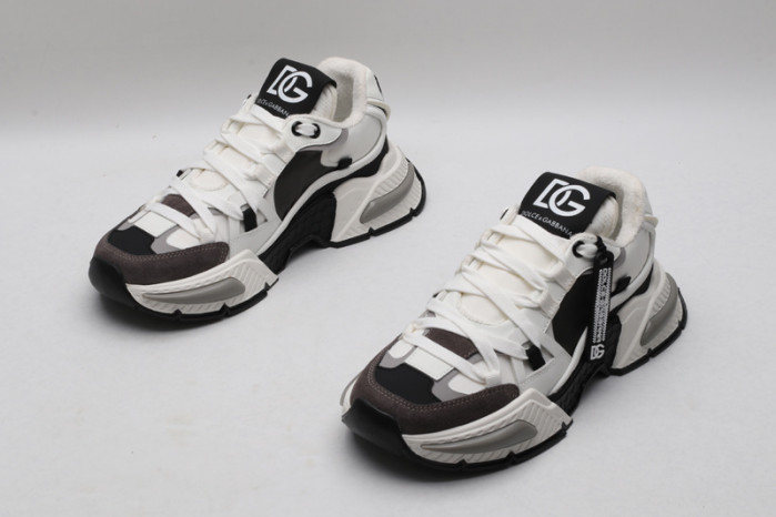 DG SNEAKERS 052505