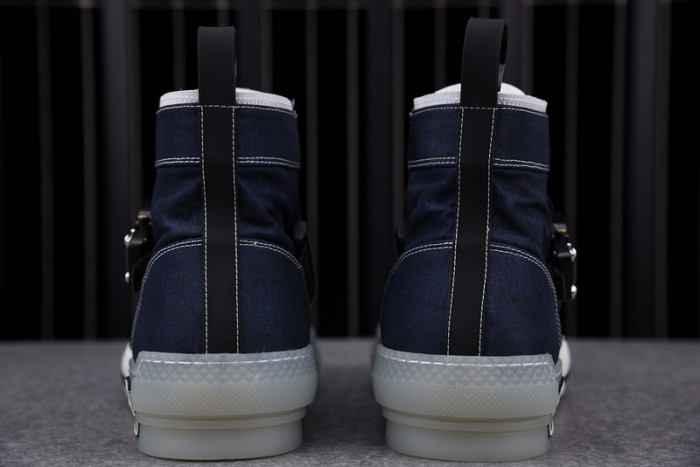 D10R B23 Oblique High Top Sneaker