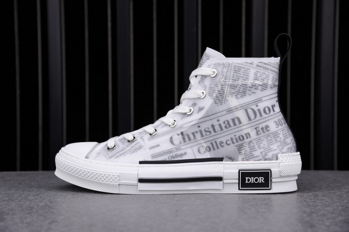 D10R B23 Oblique High Top Sneaker