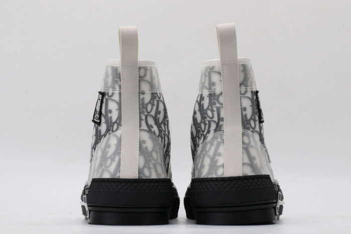 D10R B23 Oblique High Top Sneaker